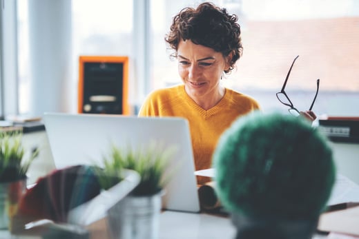 Impact of web hosting on online stores